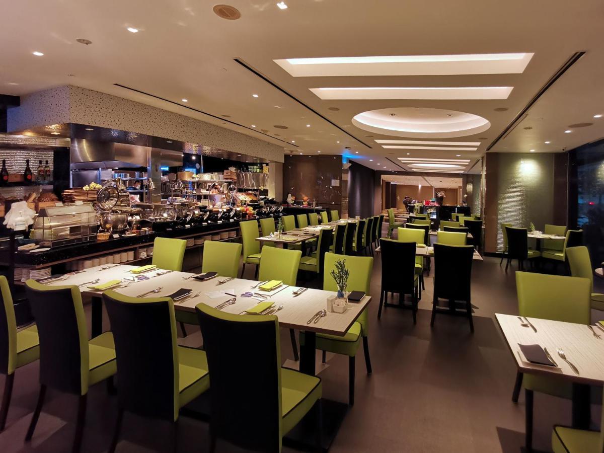 M Hotel Singapore City Centre Exteriér fotografie The interior of the restaurant