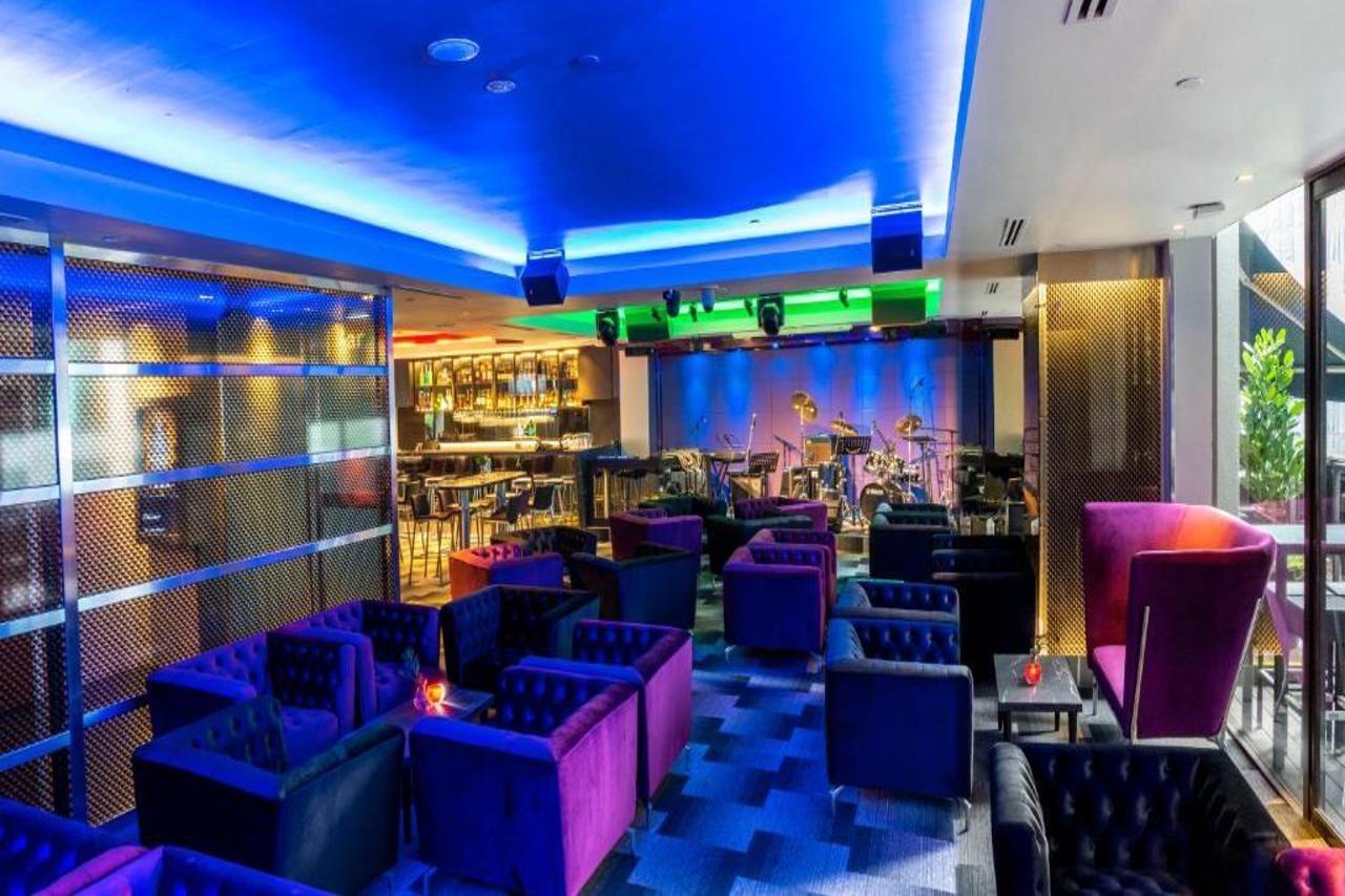M Hotel Singapore City Centre Exteriér fotografie The interior of the nightclub