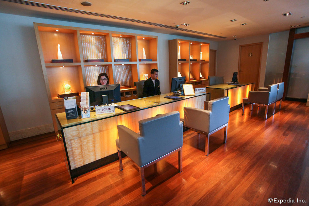 M Hotel Singapore City Centre Exteriér fotografie Concierge at the Mandarin Oriental, Hong Kong