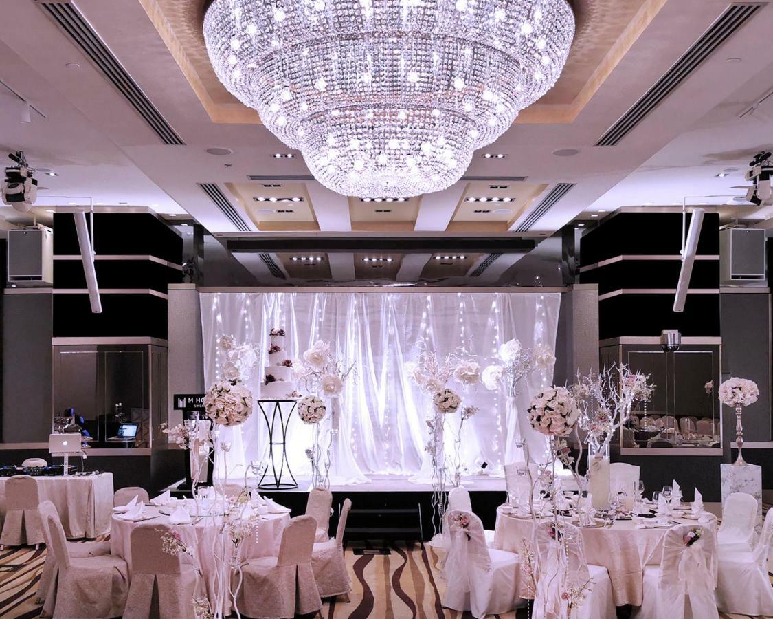 M Hotel Singapore City Centre Exteriér fotografie Wedding reception at the Mandarin Oriental, Tokyo