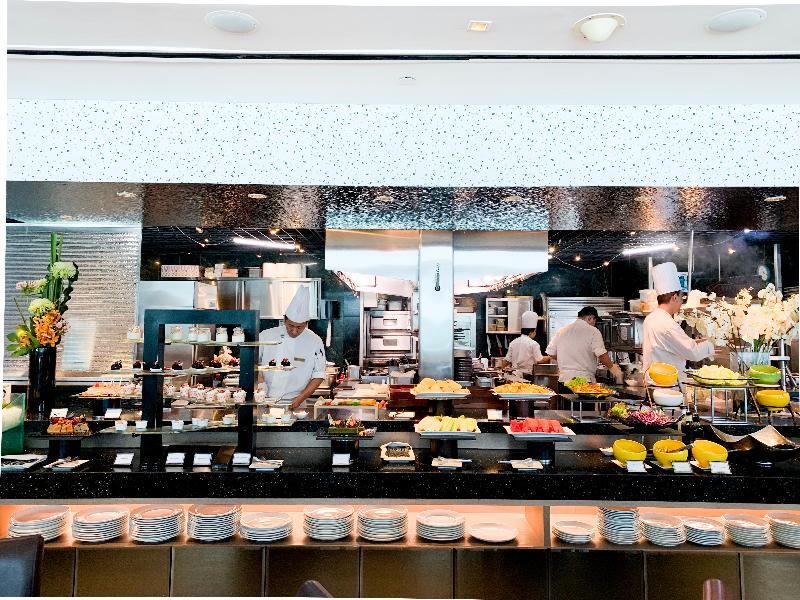 M Hotel Singapore City Centre Exteriér fotografie The buffet at the restaurant